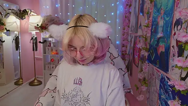 Coconut Mia online show from 10.24.25