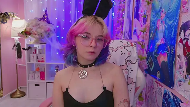 Coconut Mia online show from 10.29.25