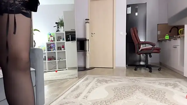 Snapshot of Victoria1Love chatting on 02.26.25 Victoria1Love online show from 02.26.25