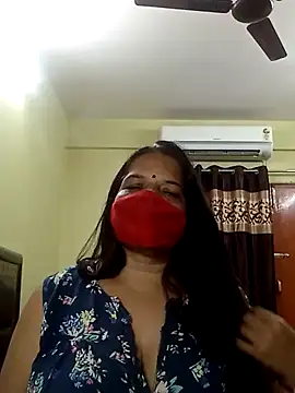 Snapshot of IndianAngle chatting on 12.19.24 IndianAngle online show from 12.19.24