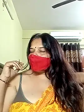Snapshot of IndianAngle chatting on 01.01.25 IndianAngle online show from 01.01.25