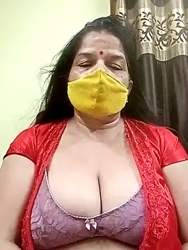 Snapshot of IndianAngle chatting on 10.02.25 IndianAngle online show from 10.02.25