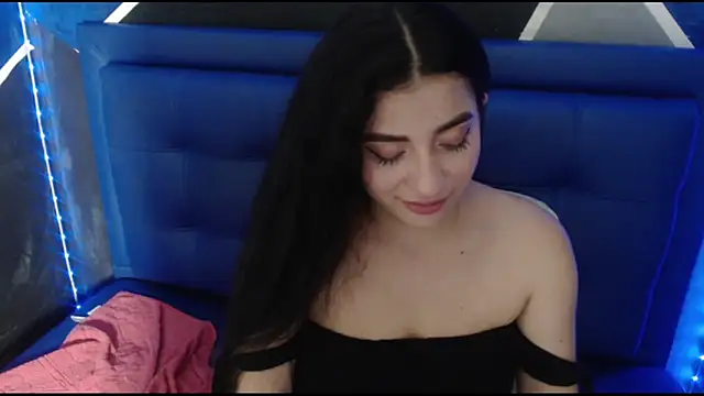 cherry modelx  online show from 10.03.25