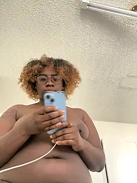 LillShayy online show from 11.06.25