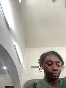 Snapshot of LillShayy chatting on 06.11.26 LillShayy online show from 06.11.26