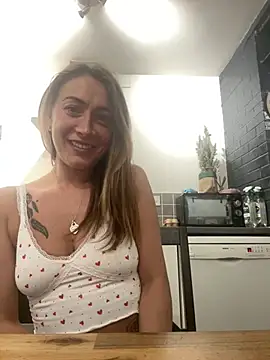 Pollypearson online show from 12.31.24