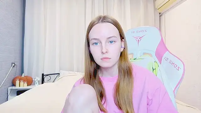 Snapshot of Wild__flowers chatting on 11.22.25 Wild flowers online show from 11.22.25