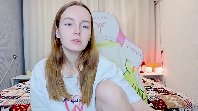 Snapshot of Wild__flowers chatting on 12.01.25 Wild flowers online show from 12.01.25