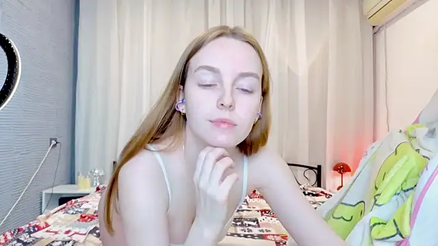 Snapshot of Wild__flowers chatting on 12.04.25 Wild flowers online show from 12.04.25