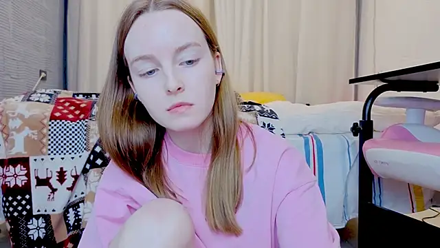 Snapshot of Wild__flowers chatting on 12.21.25 Wild flowers online show from 12.21.25