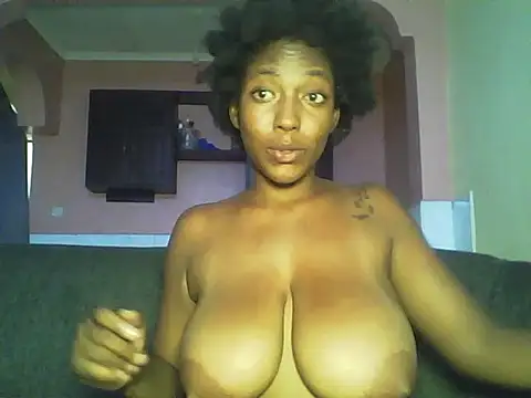 Snapshot of Sexxy_bre chatting on 01.08.25 Sexxy bre online show from 01.08.25