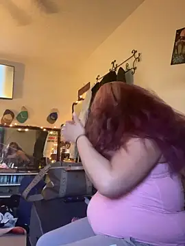 Snapshot of Lalalynn chatting on 02.05.26 Lalalynn online show from 02.05.26