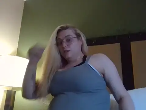 Snapshot of Lalalynn chatting on 03.27.26 Lalalynn online show from 03.27.26