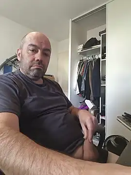 Snapshot of veryverybigdick45 chatting on 06.03.26 veryverybigdick45 online show from 06.03.26