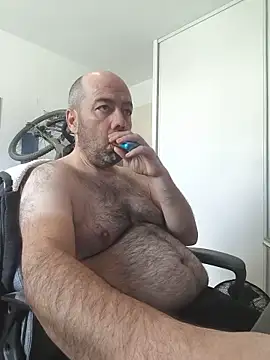 Snapshot of veryverybigdick45 chatting on 06.05.26 veryverybigdick45 online show from 06.05.26