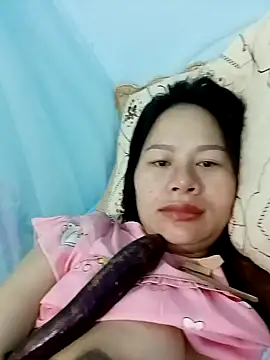 Snapshot of Baby-ladyass20 chatting on 12.27.24 Baby-ladyass20 online show from 12.27.24