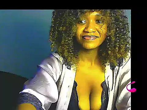 Snapshot of lilylovexx chatting on 05.11.26 lilylovexx online show from 05.11.26