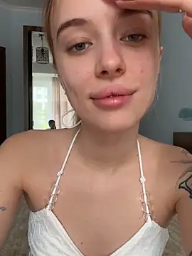 Snapshot of enjoy_my_beauty chatting on 05.26.26 enjoy my beauty online show from 05.26.26