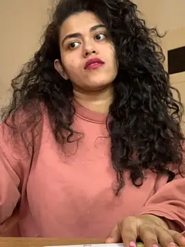 Snapshot of Curvydesifromgermany chatting on 12.10.24 Curvydesifromgermany online show from 12.10.24