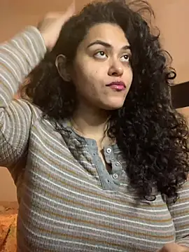 Snapshot of Curvydesifromgermany chatting on 01.06.25 Curvydesifromgermany online show from 01.06.25