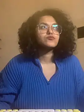 Snapshot of Curvydesifromgermany chatting on 01.28.25 Curvydesifromgermany online show from 01.28.25