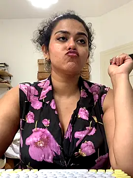 Snapshot of Curvydesifromgermany chatting on 09.10.25 Curvydesifromgermany online show from 09.10.25