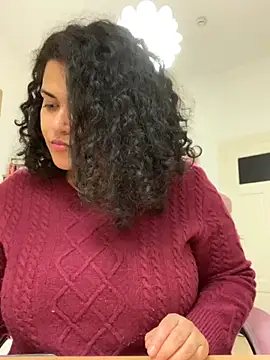 Snapshot of Curvydesifromgermany chatting on 10.10.25 Curvydesifromgermany online show from 10.10.25