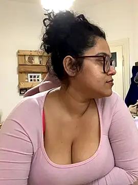 Curvydesifromgermany online show from 11.28.25