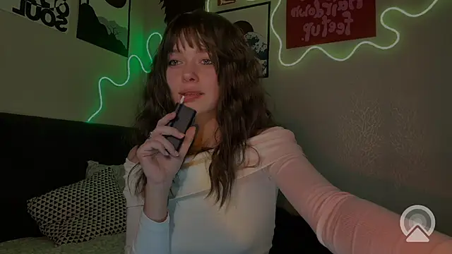 Emilia0 0 7 online show from 02.23.26