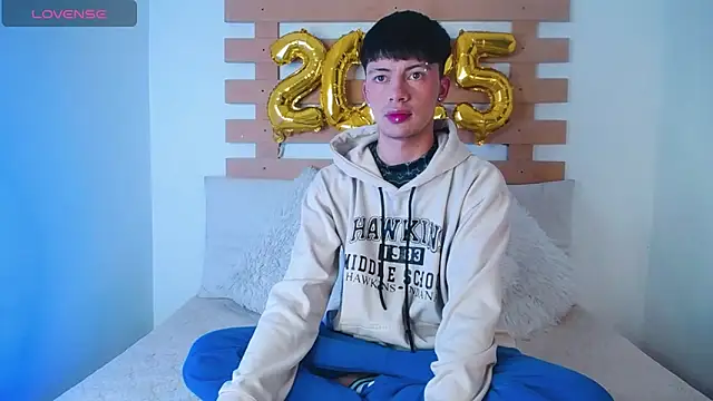 Steev Novoa online show from 01.06.25