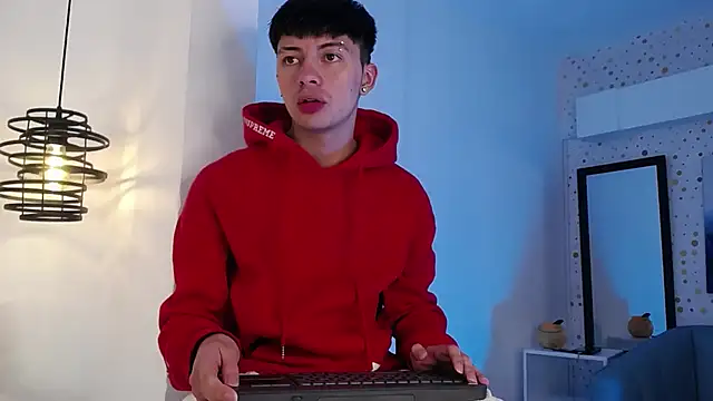 Steev Novoa online show from 03.05.25