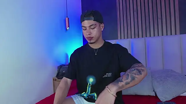 Snapshot of Ken-boy_ chatting on 02.04.25 Ken-boy online show from 02.04.25