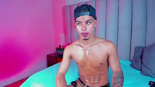 Snapshot of Ken-boy_ chatting on 02.13.25 Ken-boy online show from 02.13.25