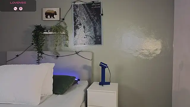 Snapshot of Ken-boy_ chatting on 10.14.25 Ken-boy online show from 10.14.25