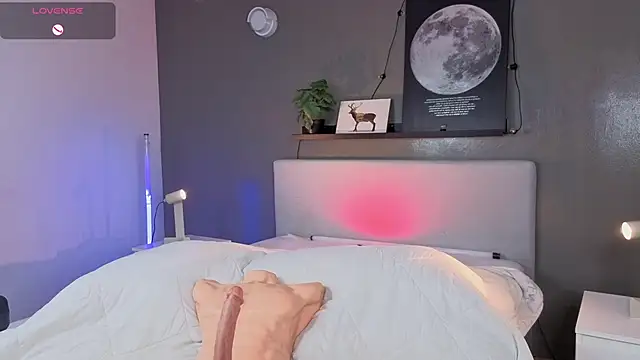 Snapshot of Ken-boy_ chatting on 10.29.25 Ken-boy online show from 10.29.25