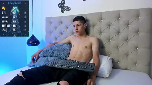 Snapshot of Dei_v_48 chatting on 12.13.24 Dei v 48 online show from 12.13.24