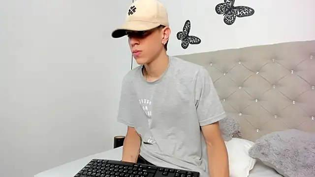 Snapshot of Dei_v_48 chatting on 02.06.25 Dei v 48 online show from 02.06.25