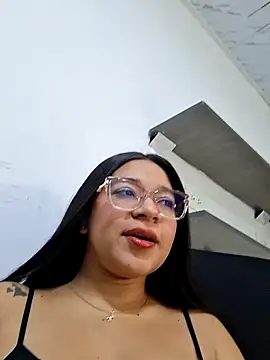 Snapshot of -VICKKY chatting on 06.12.26 -VICKKY online show from 06.12.26