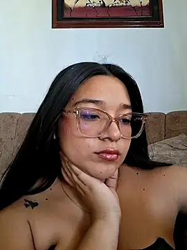Snapshot of -VICKKY chatting on 07.24.26 -VICKKY online show from 07.24.26