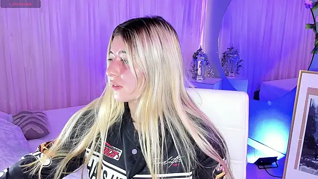 tiffany becker online show from 05.11.26