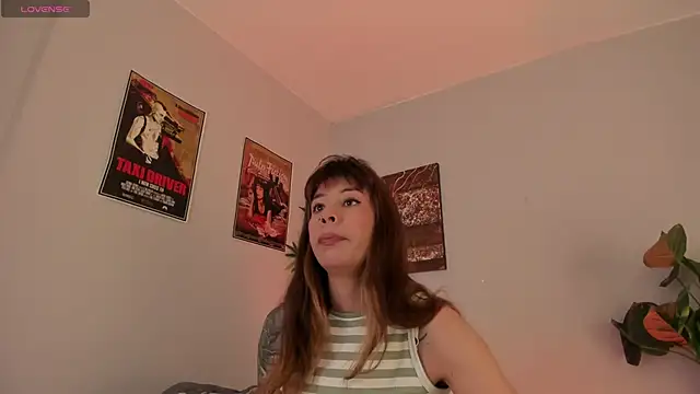 Snapshot of iriiina_veneno chatting on 09.27.25 iriiina veneno online show from 09.27.25