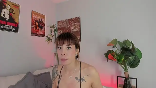 Snapshot of iriiina_veneno chatting on 10.04.25 iriiina veneno online show from 10.04.25