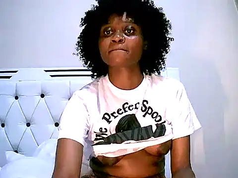 Snapshot of Candy_Ljaay chatting on 01.21.25 Candy Ljaay online show from 01.21.25