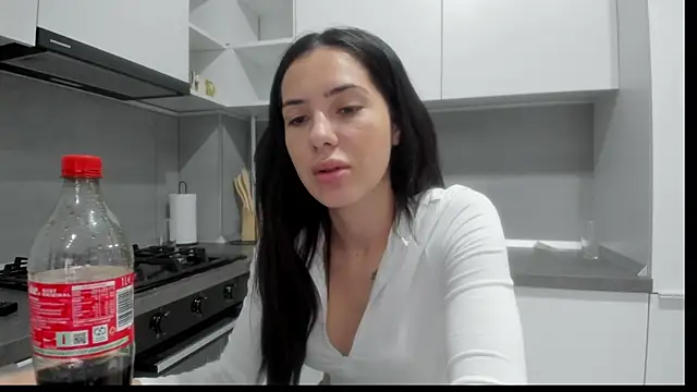 Snapshot of Emmapmg chatting on 11.27.25 Emmapmg online show from 11.27.25