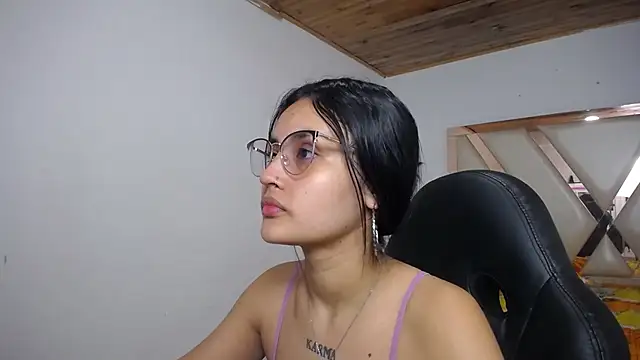 Snapshot of antonella_sweetlittle chatting on 12.31.24 antonella sweetlittle online show from 12.31.24