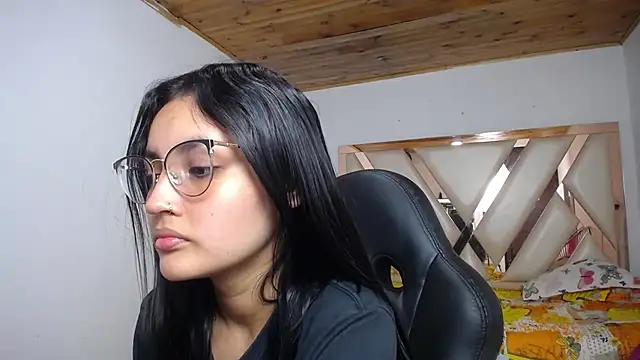Snapshot of antonella_sweetlittle chatting on 01.03.25 antonella sweetlittle online show from 01.03.25