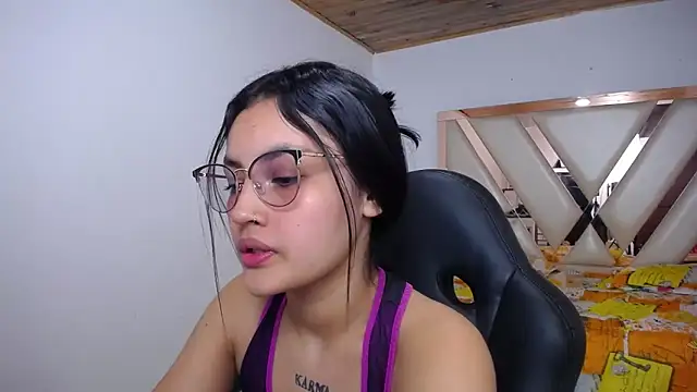 Snapshot of antonella_sweetlittle chatting on 01.04.25 antonella sweetlittle online show from 01.04.25