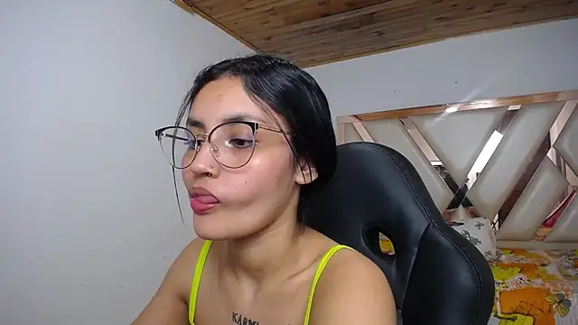 Snapshot of antonella_sweetlittle chatting on 01.05.25 antonella sweetlittle online show from 01.05.25