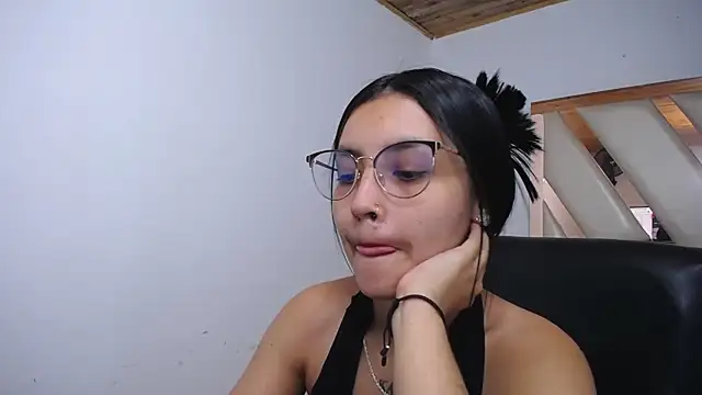 Snapshot of antonella_sweetlittle chatting on 01.14.25 antonella sweetlittle online show from 01.14.25