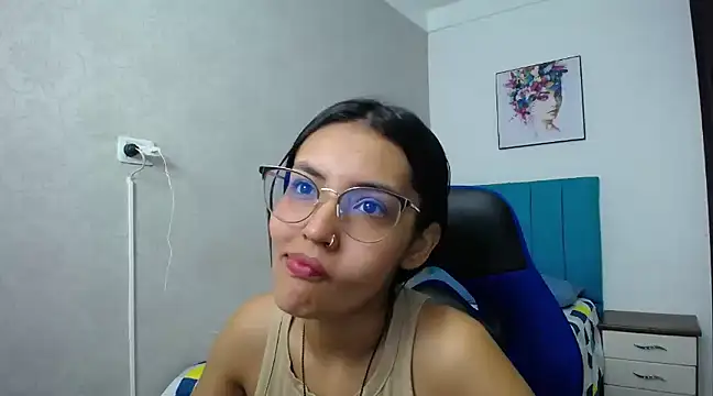 Snapshot of antonella_sweetlittle chatting on 02.18.25 antonella sweetlittle online show from 02.18.25